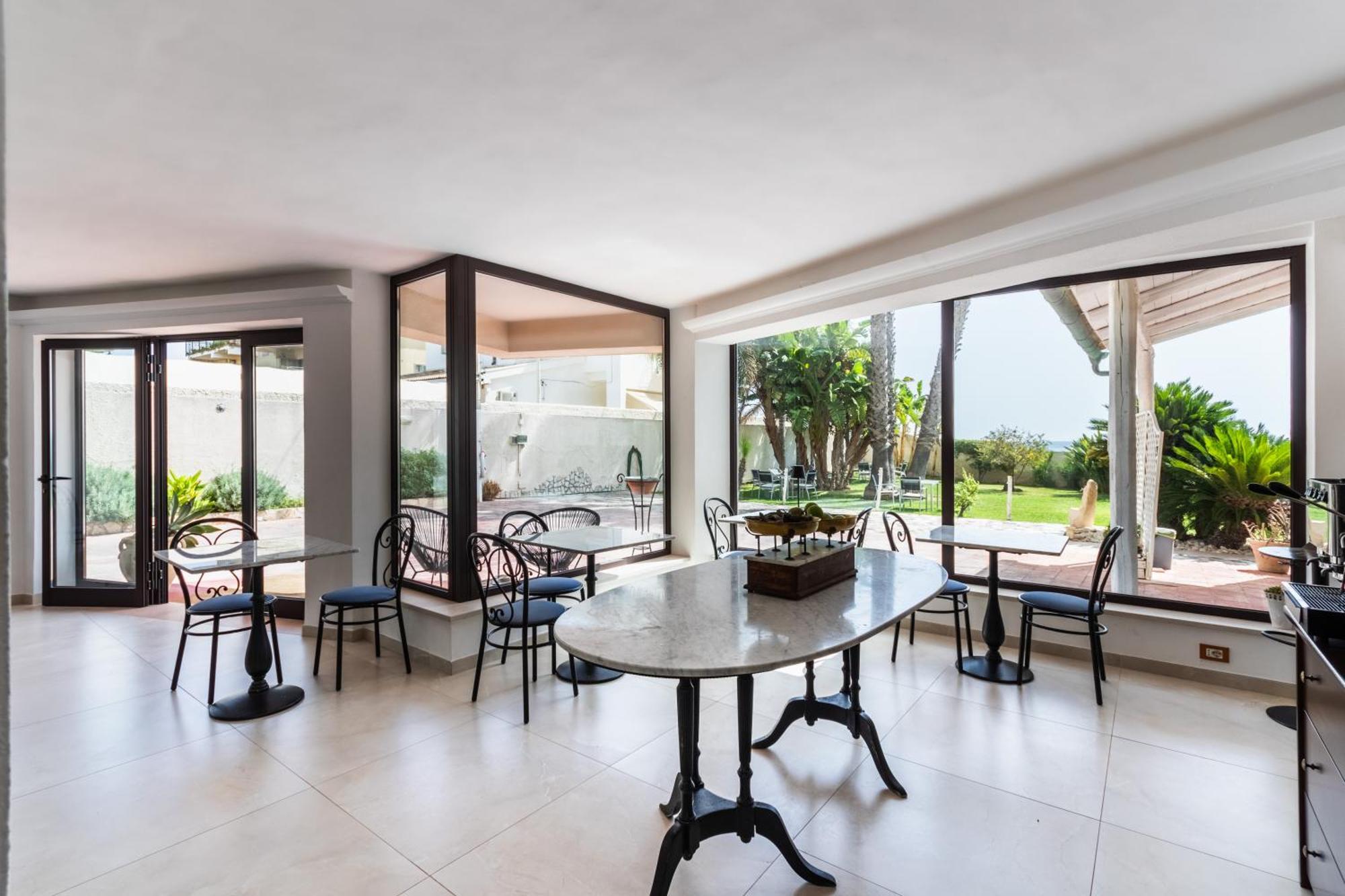 أفولا B&B La Terrazza Sul Mare المظهر الخارجي الصورة