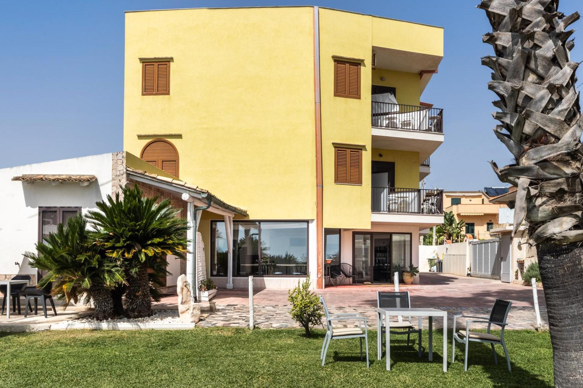 أفولا B&B La Terrazza Sul Mare المظهر الخارجي الصورة