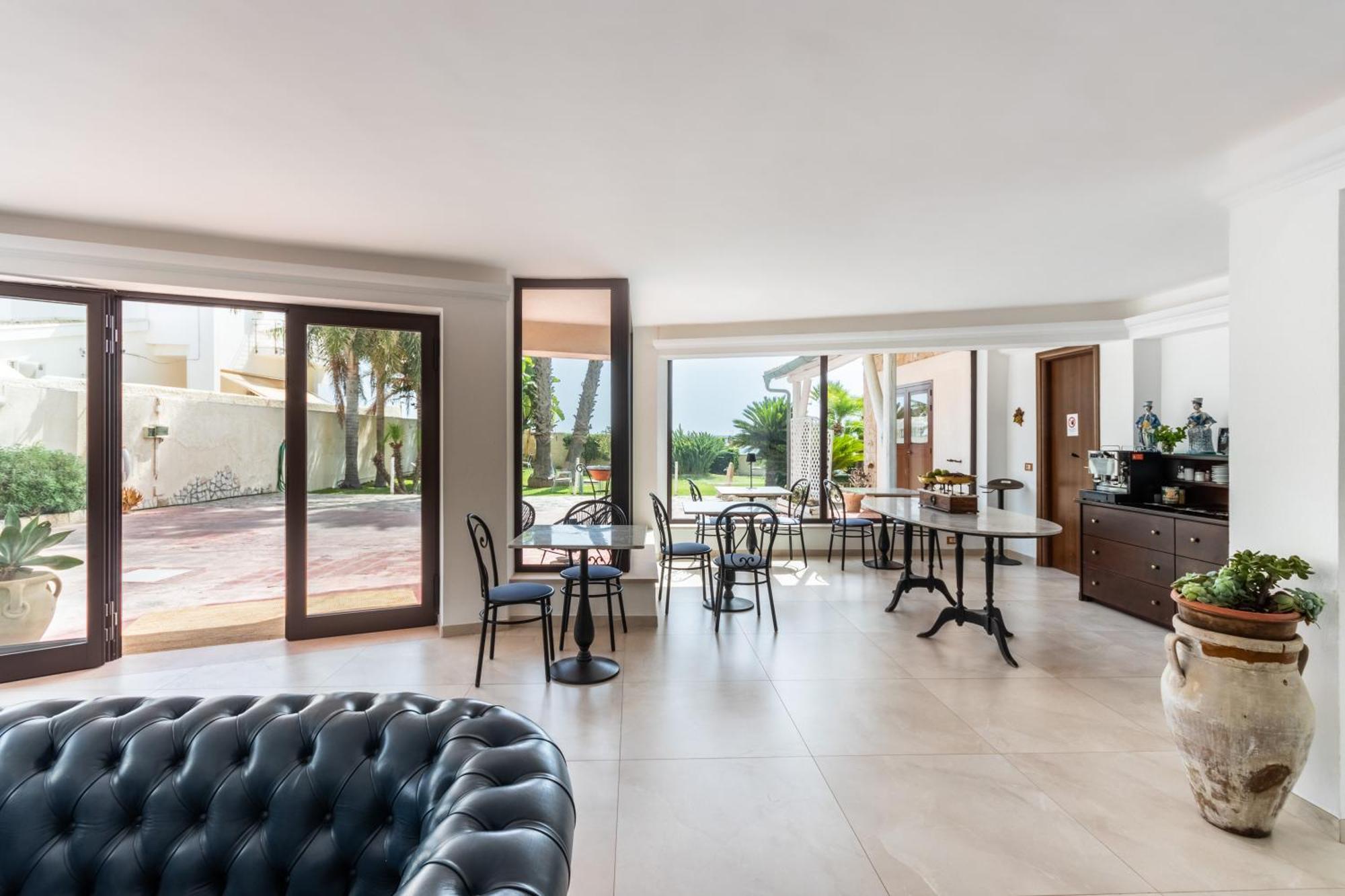 أفولا B&B La Terrazza Sul Mare المظهر الخارجي الصورة