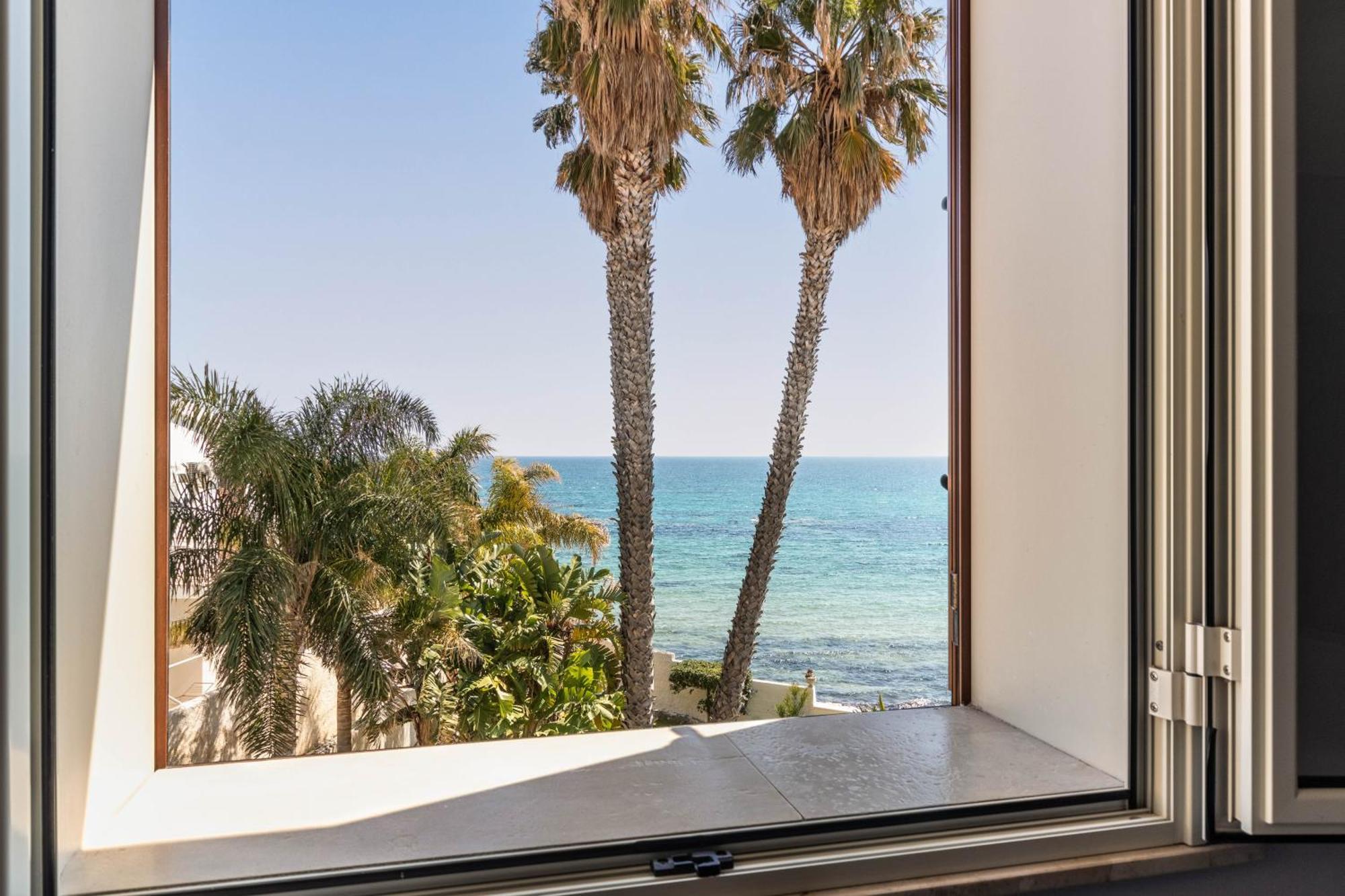 أفولا B&B La Terrazza Sul Mare المظهر الخارجي الصورة
