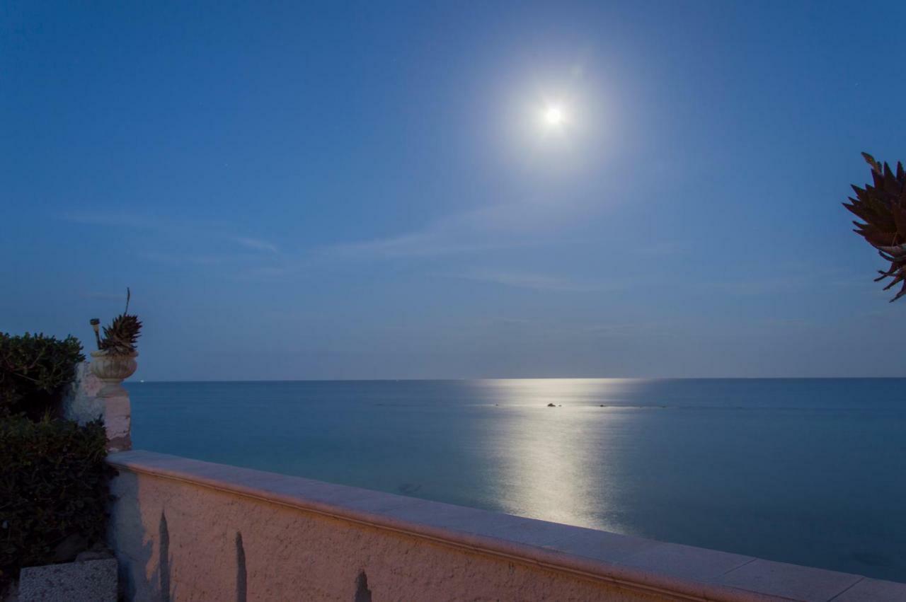 أفولا B&B La Terrazza Sul Mare المظهر الخارجي الصورة